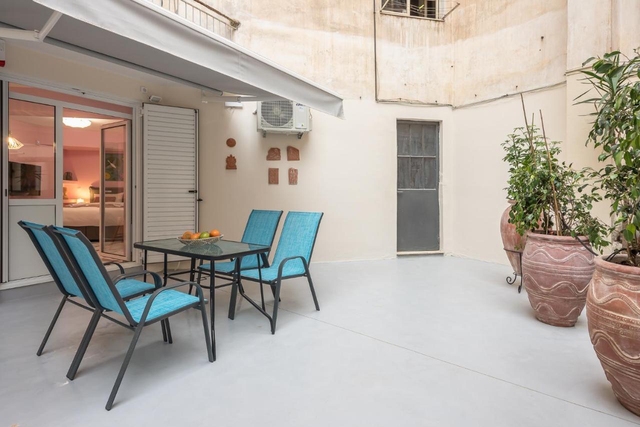 The Courtyard Oasis Apartment Athens Ngoại thất bức ảnh