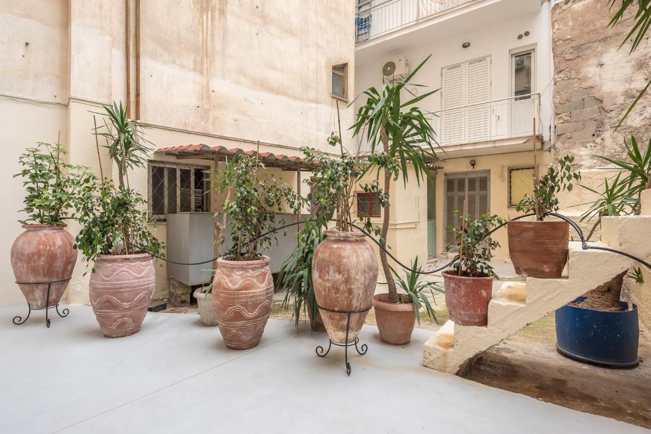 The Courtyard Oasis Apartment Athens Ngoại thất bức ảnh