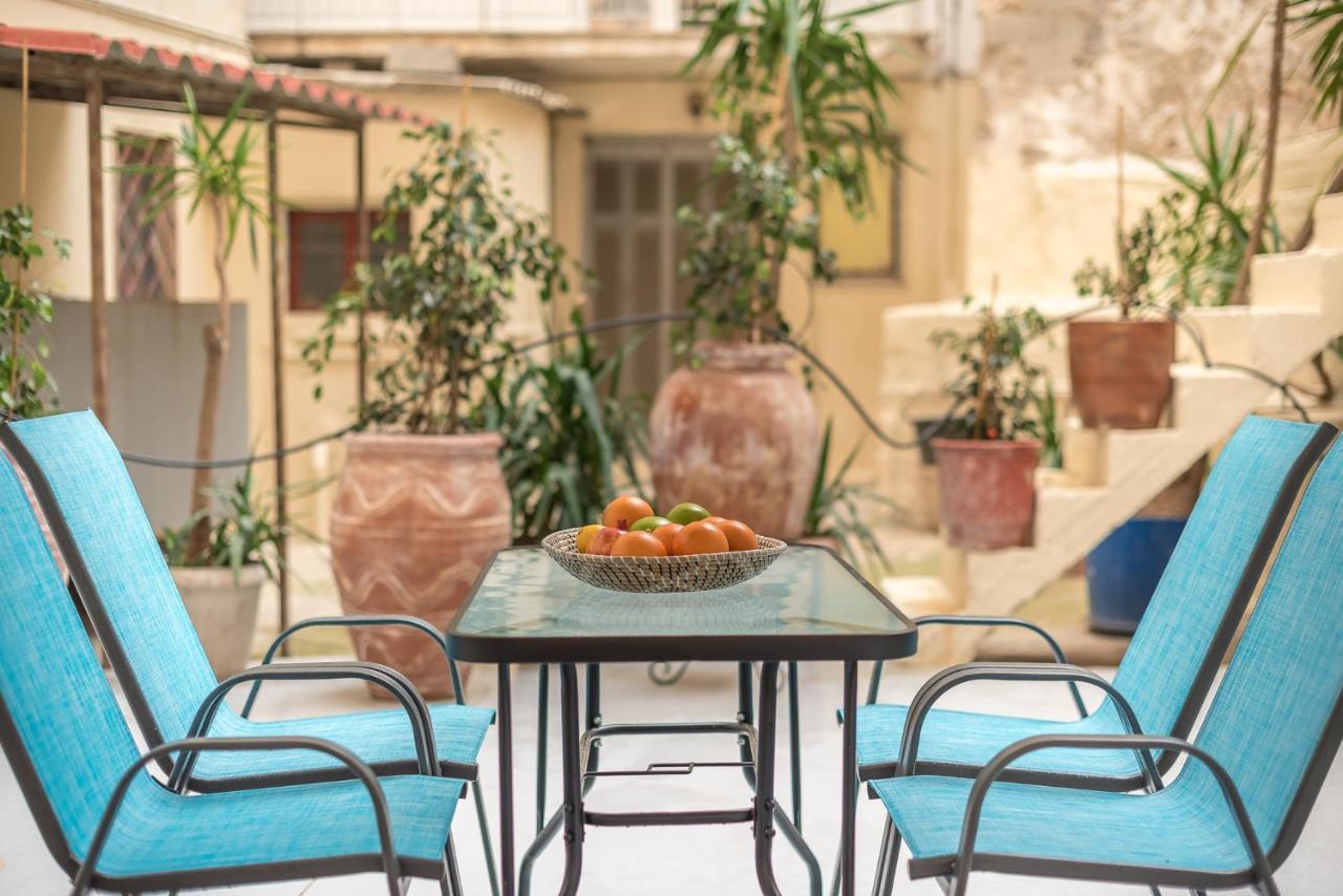 The Courtyard Oasis Apartment Athens Ngoại thất bức ảnh